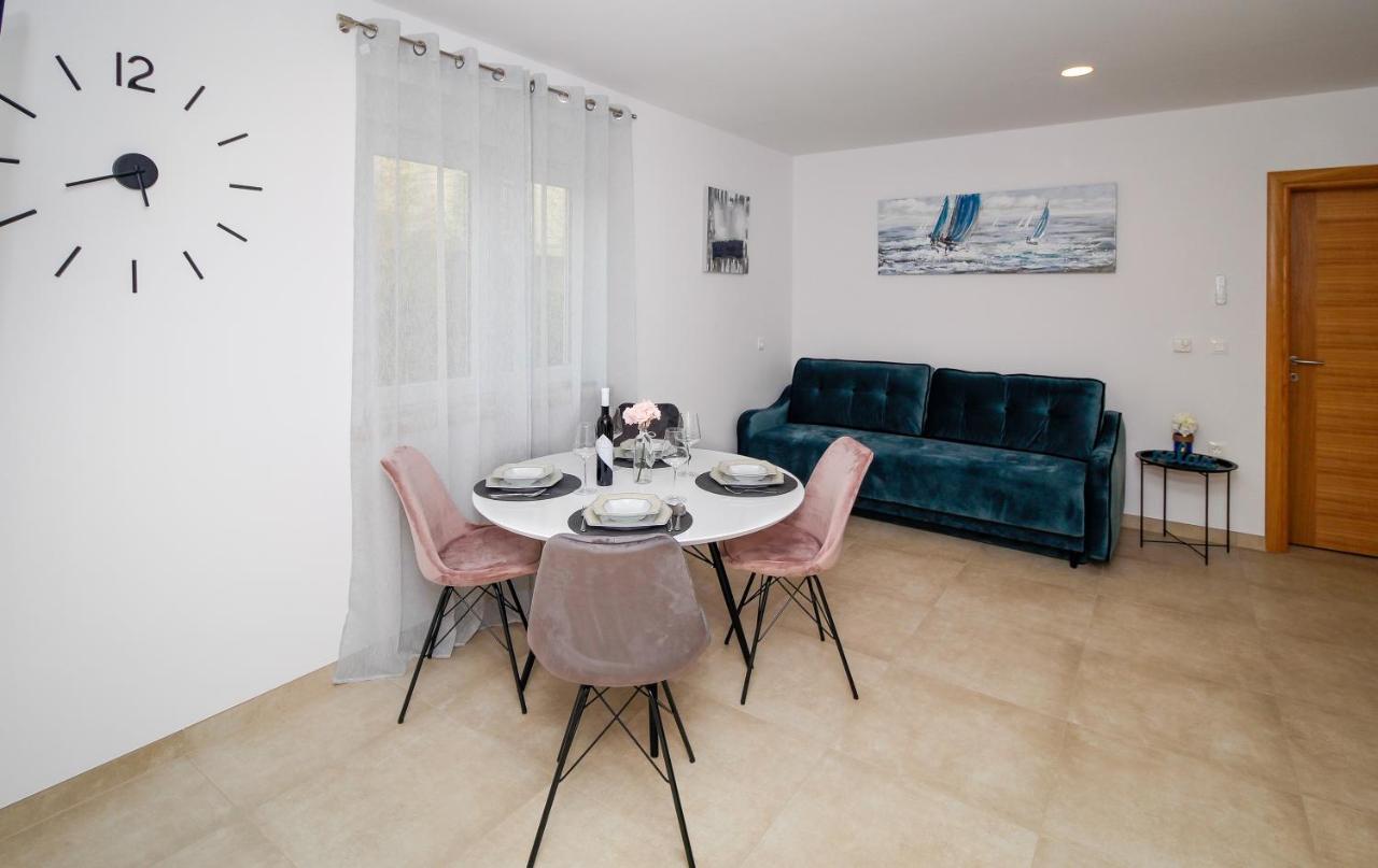Apartments Balach Πόρετς Εξωτερικό φωτογραφία
