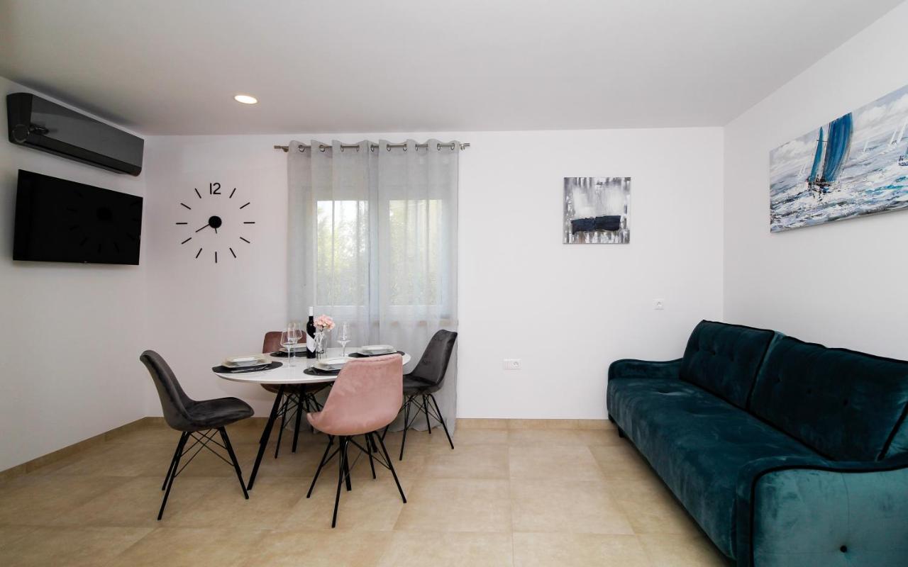 Apartments Balach Πόρετς Εξωτερικό φωτογραφία