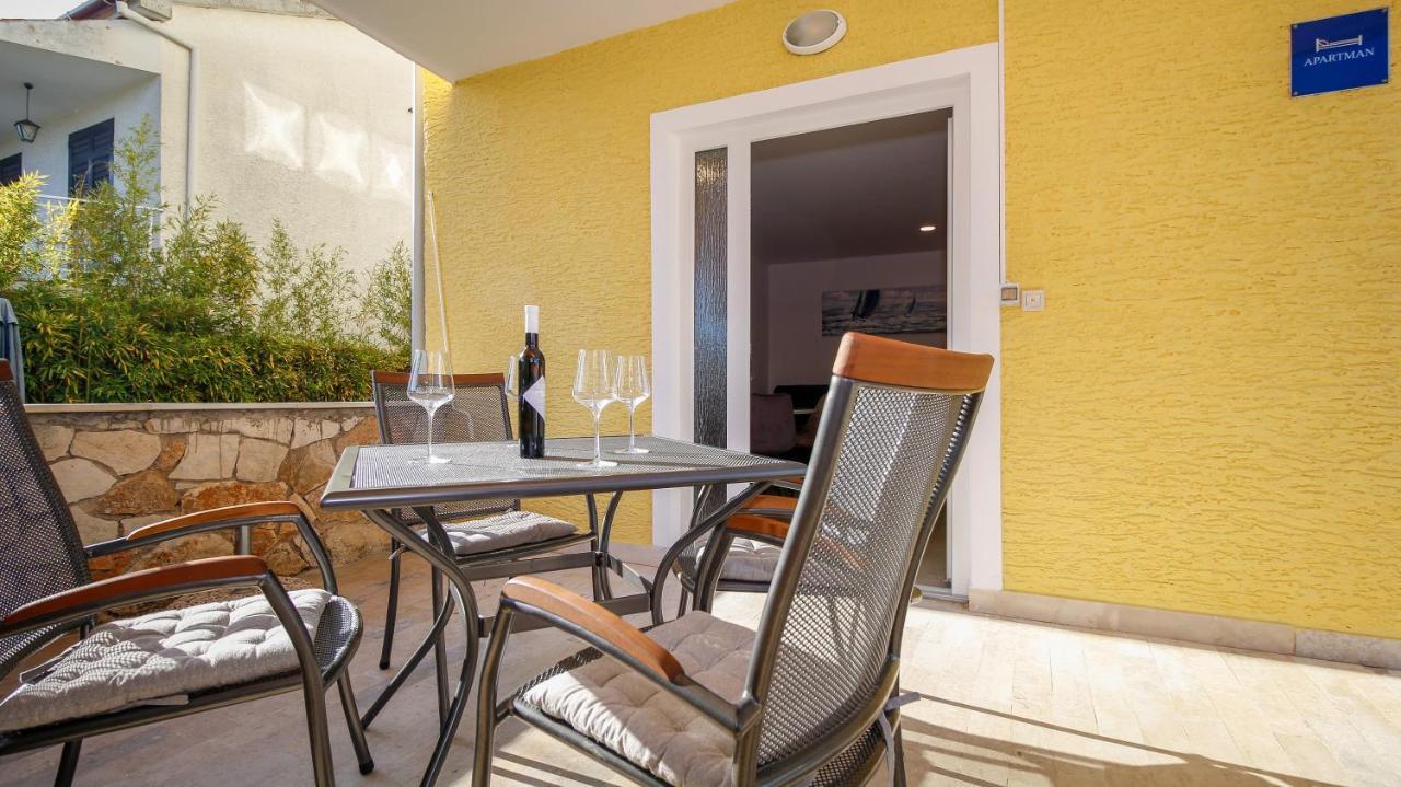 Apartments Balach Πόρετς Εξωτερικό φωτογραφία
