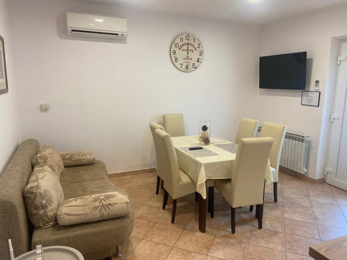 Apartments Balach Πόρετς Εξωτερικό φωτογραφία