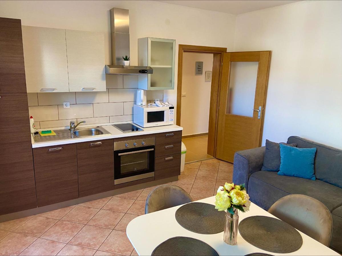 Apartments Balach Πόρετς Εξωτερικό φωτογραφία